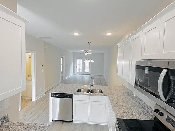 5th image of 1227 University Ln #F