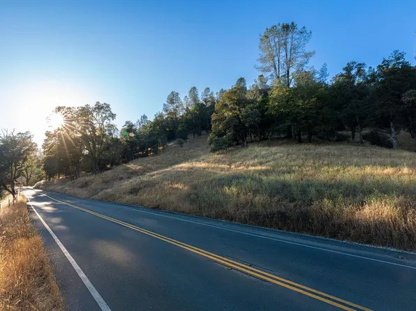 16297 Dog Bar Rd, Grass Valley, CA 95949