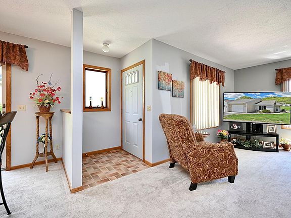 3rd image of 88 Valley Trail Dr