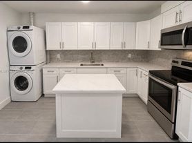 5190 E 10th Ave, Hialeah, FL