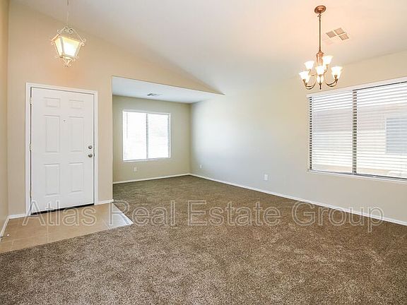 3rd image of 2572 W Jasper Butte Dr