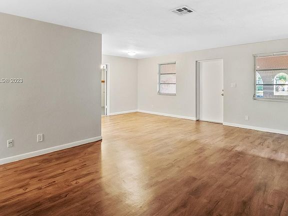 4th image of 721 NE 61st St