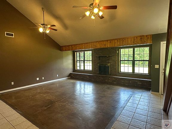 3rd image of 211 Kruse Ln