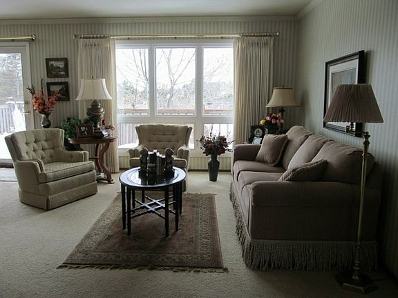 2nd image of 1235 Sunset Dr