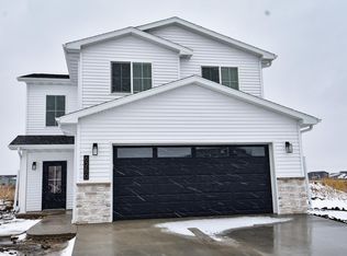 6250 87th Ave S, Horace, ND 58047
