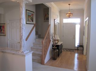6 Esplanade Dr, Somerset, NJ 08873