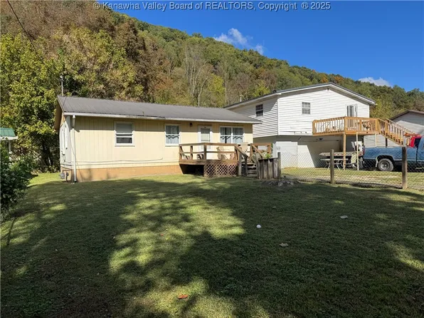 725-727 Bays Dr, Charleston, WV 25306