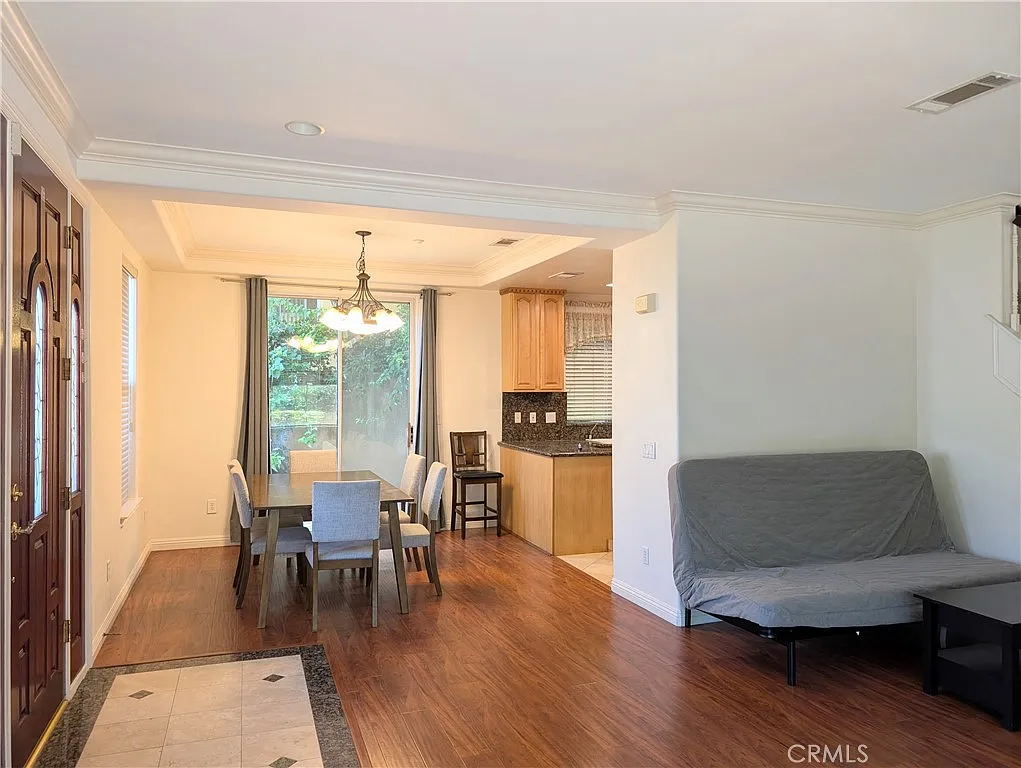 3 bed, 2.5 bath, 1693 sqft, $4,250 — Photo 4