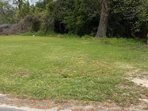 4093 Saint Charles Pl, Macon, GA 31206