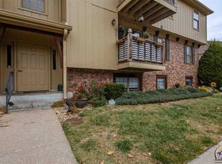 5651 SW Foxcroft Cir S APT 7, Topeka, KS 66614