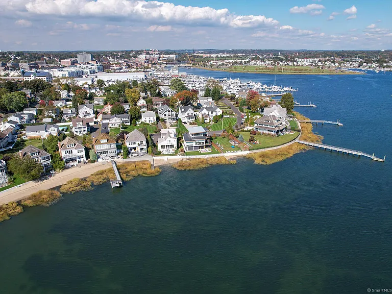 50 Shorefront Park — Photo 40