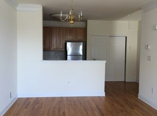 18 Samuel Cir, Parlin, NJ 08859