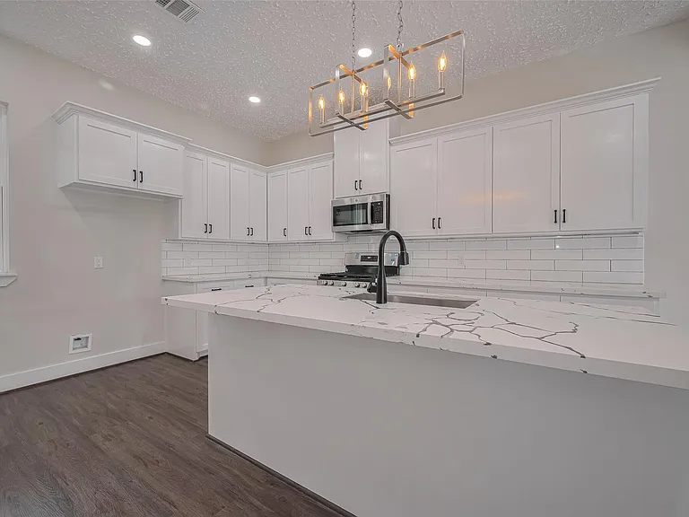 2206 Hoskins Dr — Photo 34