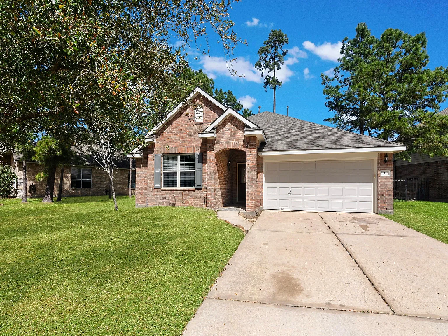 4 bed, 3.0 bath, 2363 sqft, $2,750 — Photo 2