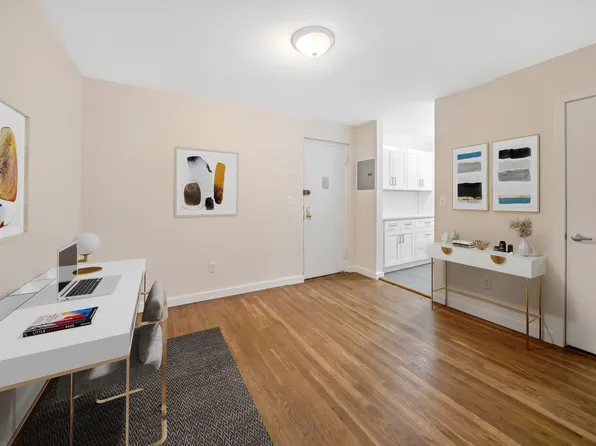 60 East 9th Street 503 image 3 of 6