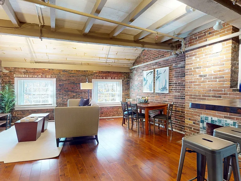 11 Union St #3 — Photo 3
