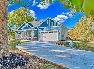 206 Spyglass Ln, Huddleston, VA