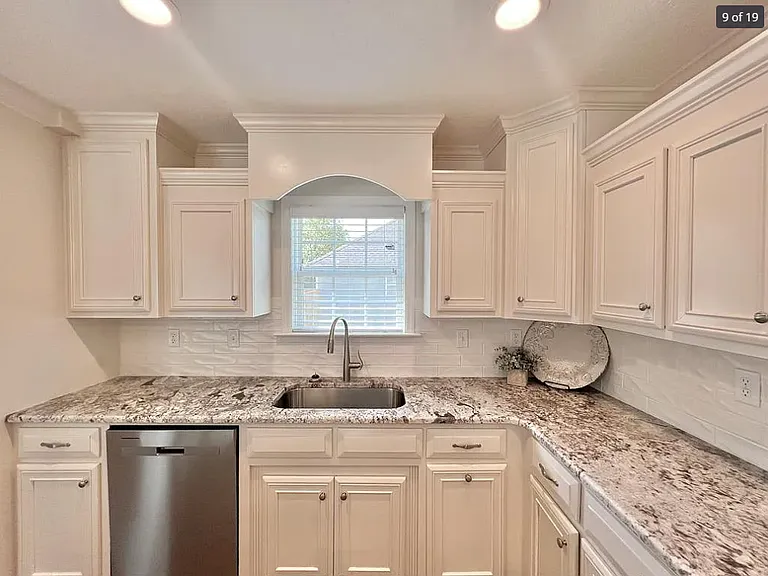 3965 Landings Cir — Photo 13