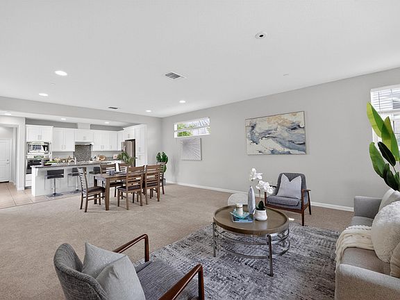 4th image of 1005 S Fowler Ln