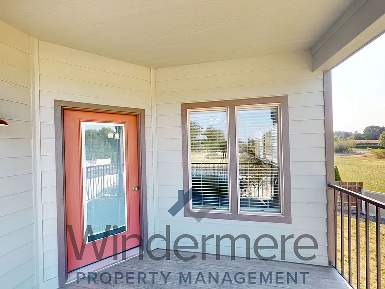 808 NE Bunky Ln — Photo 24
