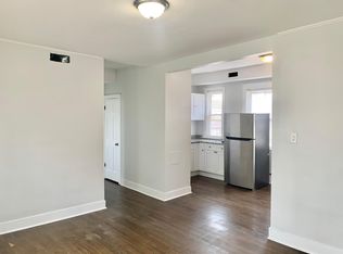4100 W Henderson St #2R, Chicago, IL 60641