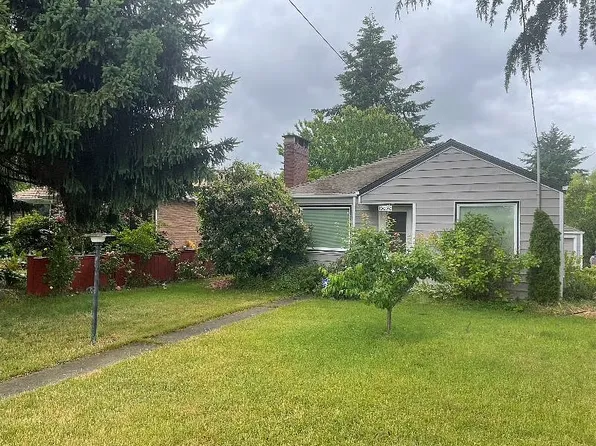 10050 Ashworth Ave N, Seattle, WA 98133