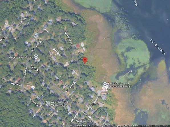 3209 Riverview Dr, Triangle, VA 22172