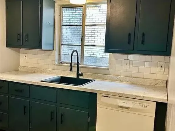 735 Center Ave Floor 1, Pittsburgh, PA 15202