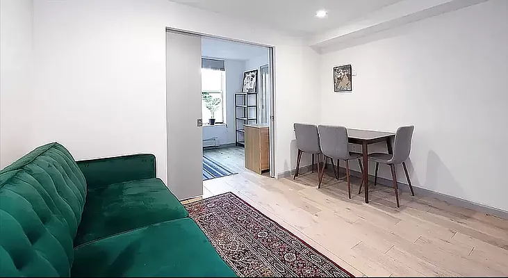 Rented by R New York | media 10