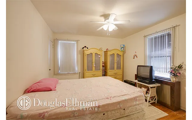 Sold by Douglas Elliman | media 14