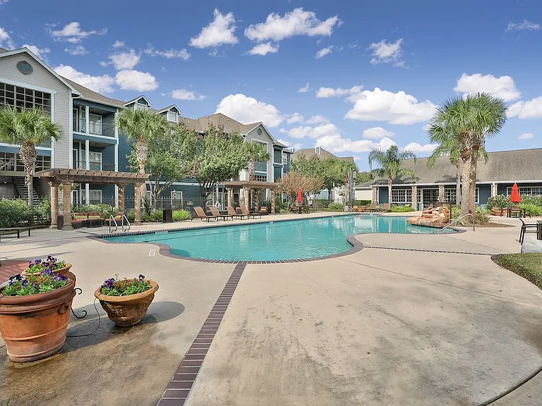 Enclave At Woodbridge — Photo 18