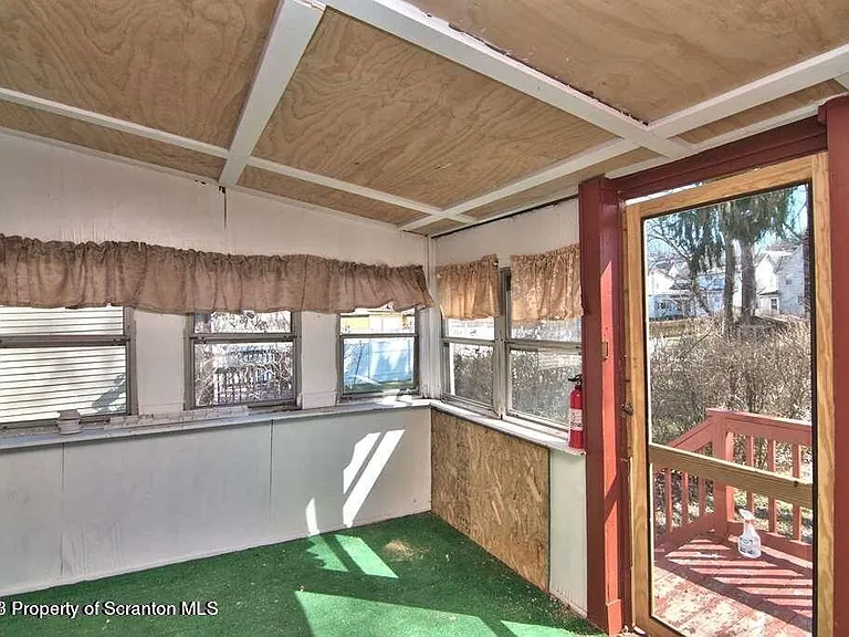 1418 Capouse Ave — Photo 26