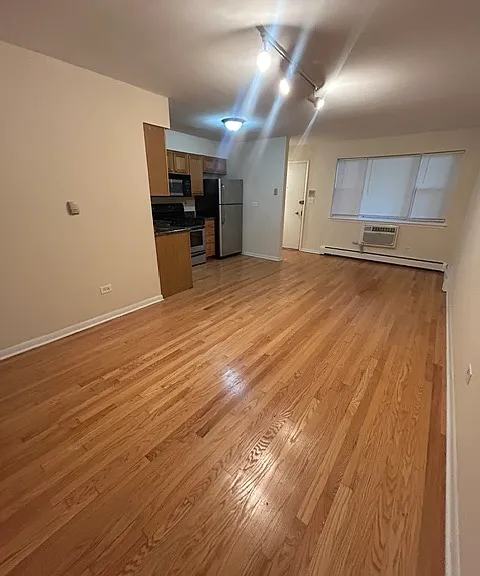 4056 N California Ave — Photo 5