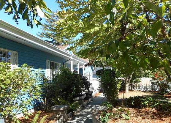 5th image of 6017 180th St SW