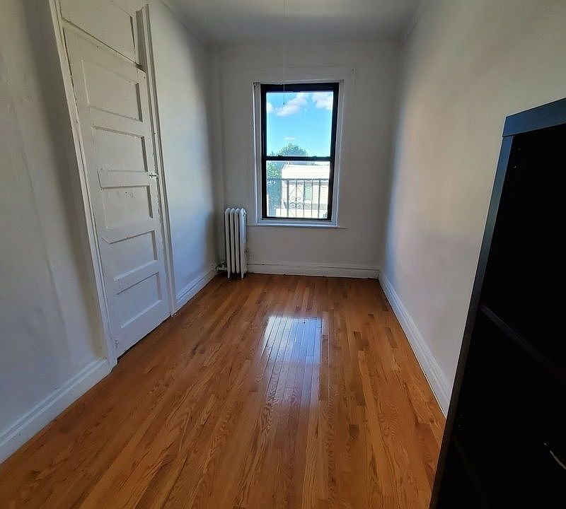 1st image of 270 15th St #16B