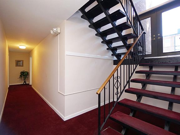 2nd image of 3825 Petoskey Ave Unit 22
