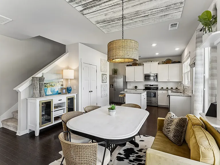3041 Commonwealth Dr — Photo 13