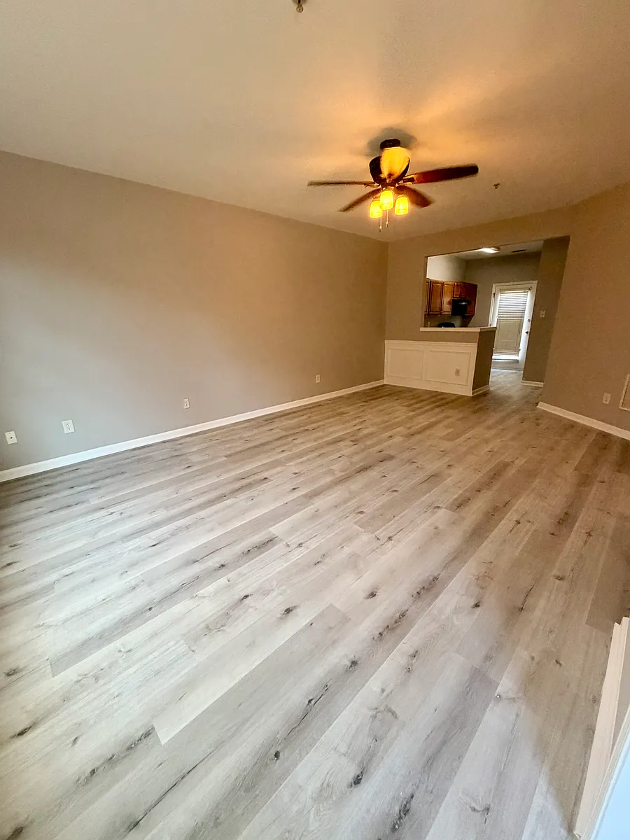 Building Photo - 129 Riverstone Commons Cir #129