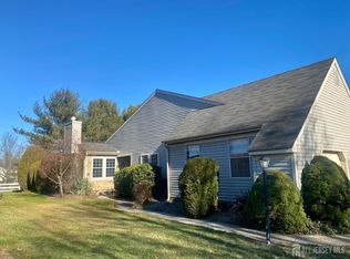 21 Ethan Allen Dr, Monroe Township, NJ 08831