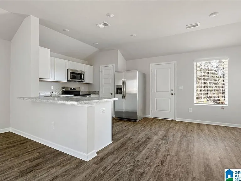 613 Klynes Dr — Photo 4