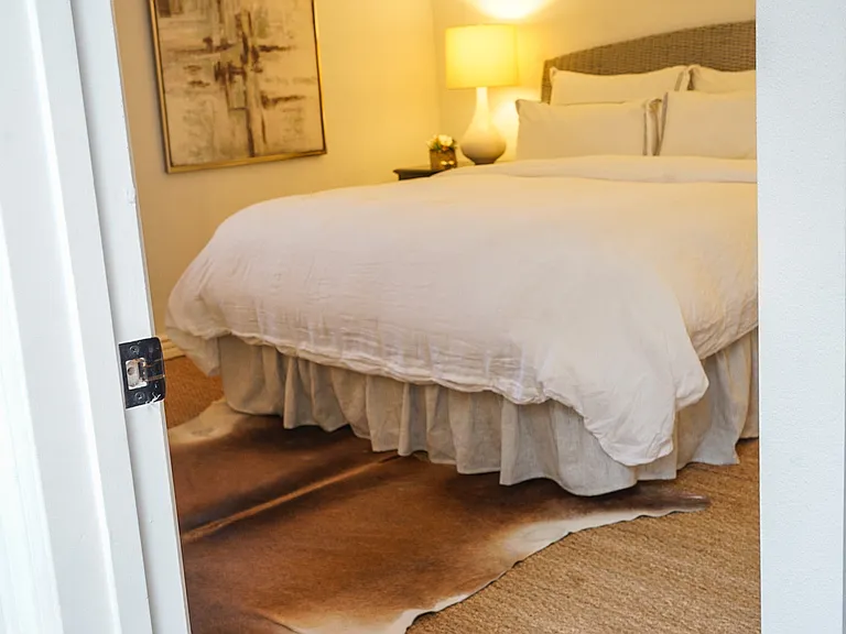 Upstairs second en-suite bed & bath
