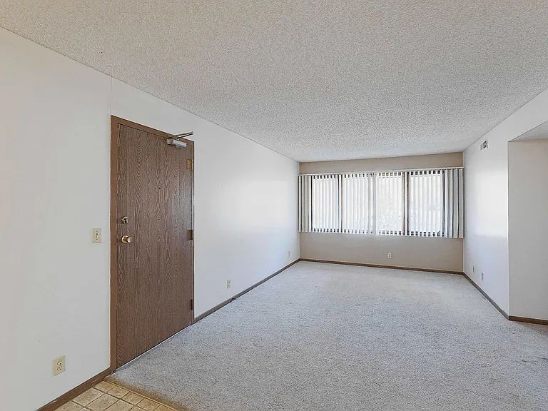 4615 Meredeth St #8 — Photo 4