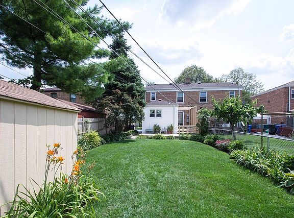 4th image of 1646 Howard Ave