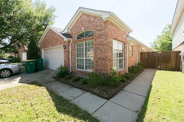 1st image of 918 Azalia Dr