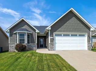 1730 Nicole Ct, Davenport, IA 52807