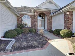 14021 Eagle Run Dr, Omaha, NE 68164