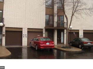 121 McKnight Rd N #B, Saint Paul, MN 55119