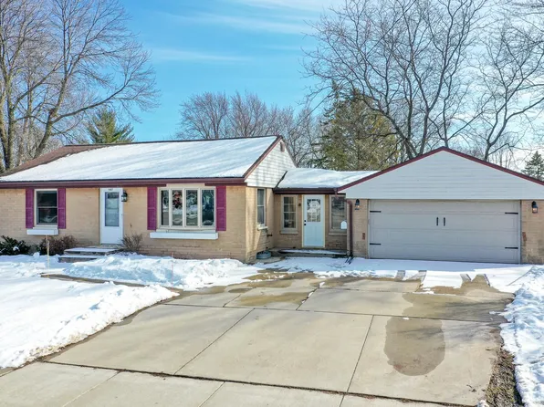 1407 E Main St, Little Chute, WI 54140