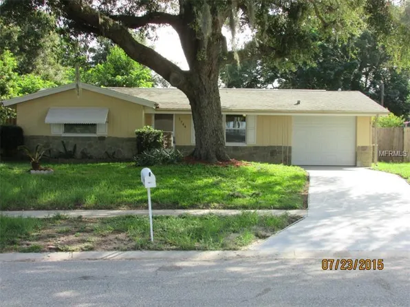 1744 Colmar Dr, Holiday, FL 34690