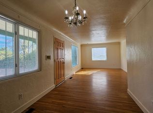 925 Palomas Dr SE, Albuquerque, NM 87108